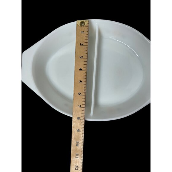 1960s Pyrex Town & Country Cinderella Oval Divided Serving Milk Glass Dish 1.5Qt - Picture 7 of 8